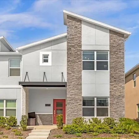 5 Bedrooms- 4 Bathrooms- Storey Lake 4375 Sl